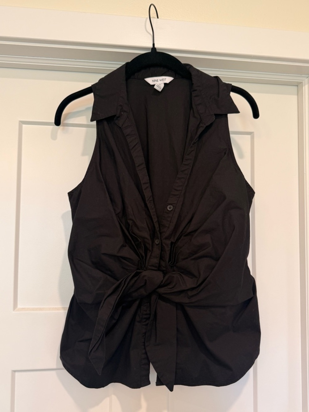 Nine West Black Sleeveless Button-Front Tie-Waist Blouse
